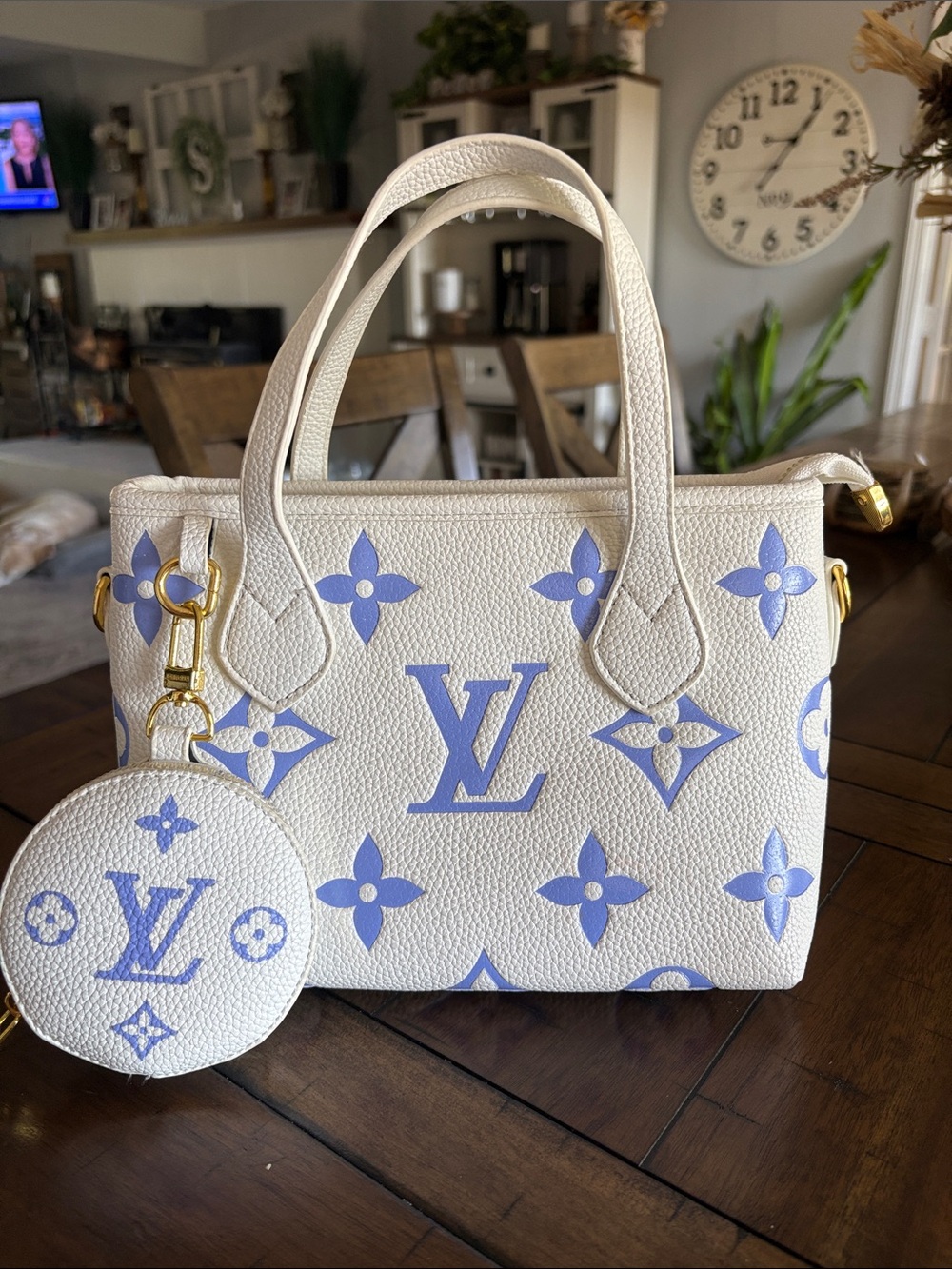 Super cute Fashion Bag Tote in White & Blue/Purple Like New with Long Strap